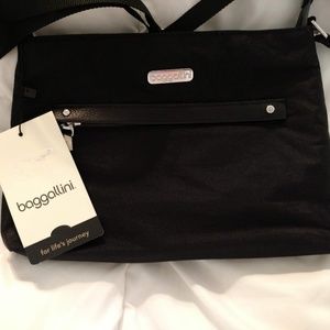Baggallini NWT BLACK